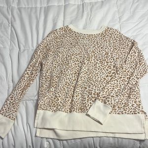 Women’s small sweater, cheetah print